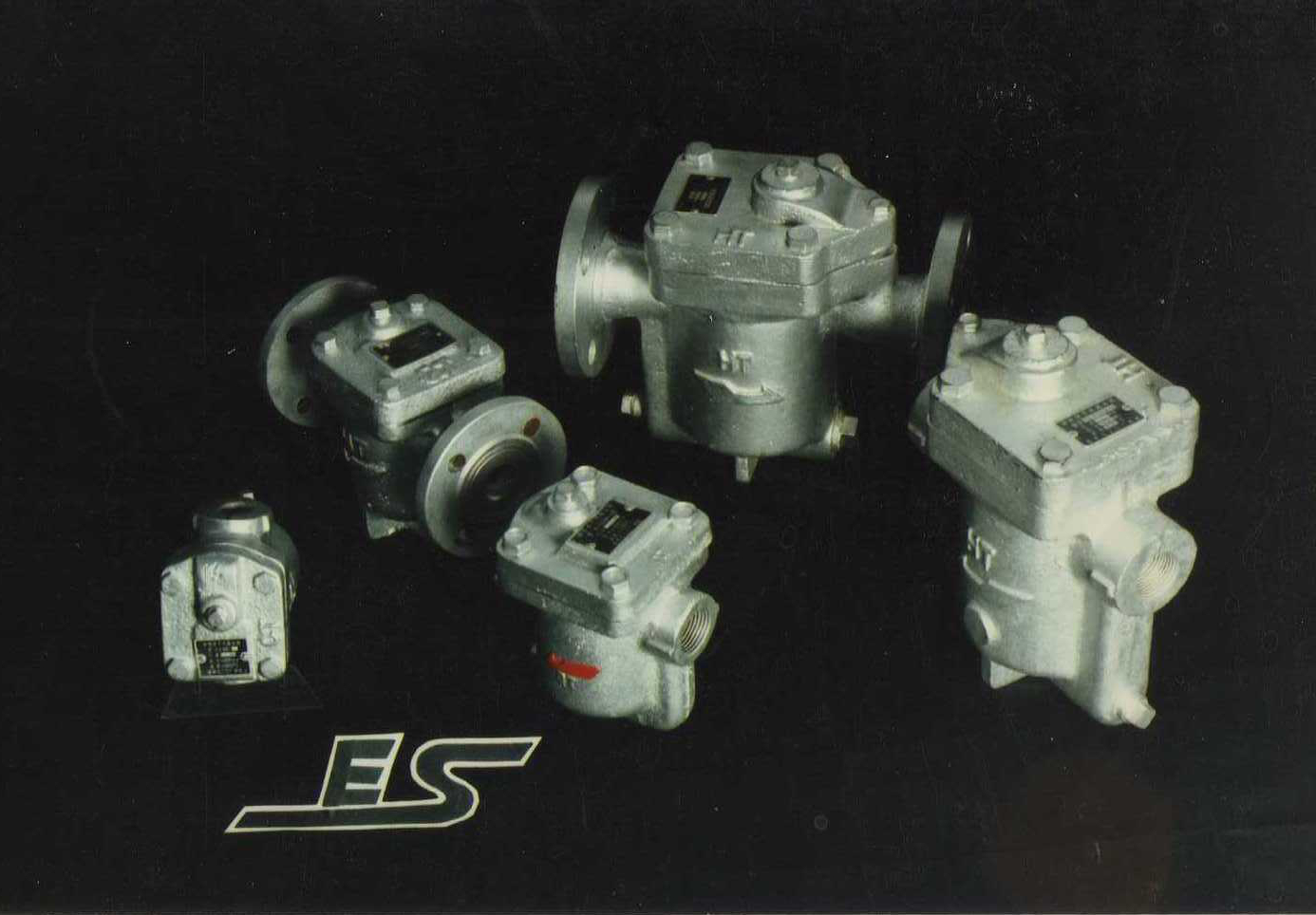 1990年轉入批量生產的“紅峰”牌疏水閥起家產品——ES型疏水閥